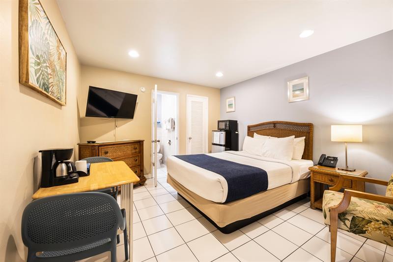 Image 22 of 37 For 2648 32nd St