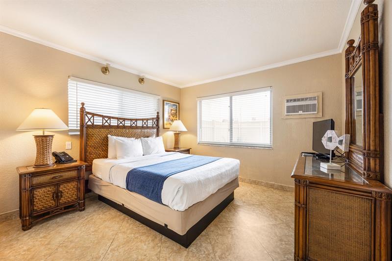 Image 23 of 37 For 2648 32nd St