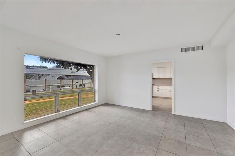 Image 18 of 93 For 2390 27th Te