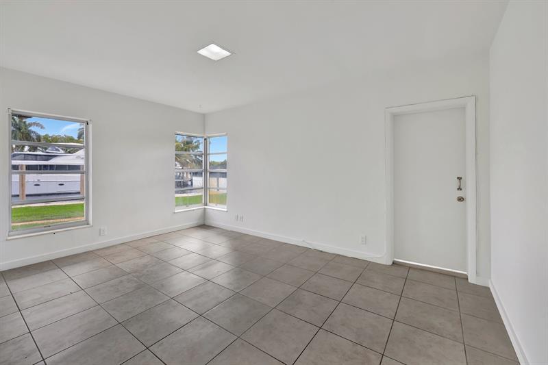 Image 36 of 93 For 2390 27th Te