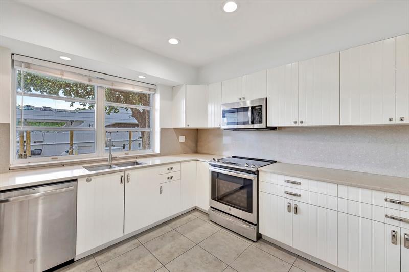 Image 8 of 93 For 2390 27th Te