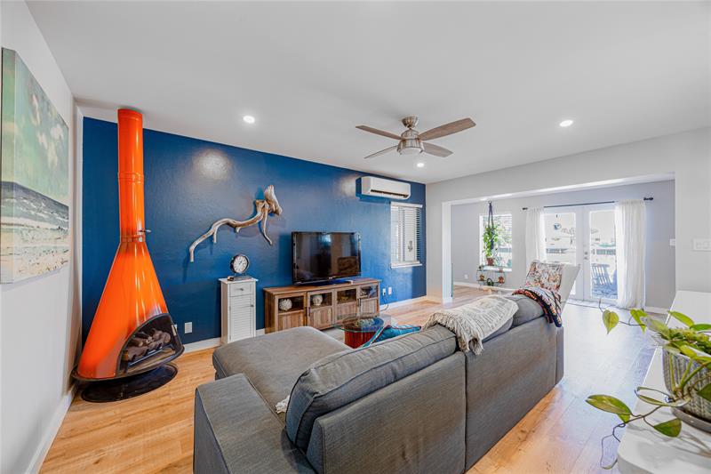 Image 14 of 37 For 761 15th St  1
