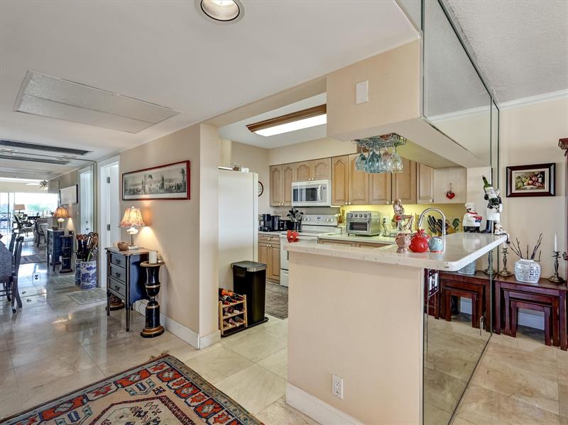 Image 11 of 59 For 3050 48th Ct  401