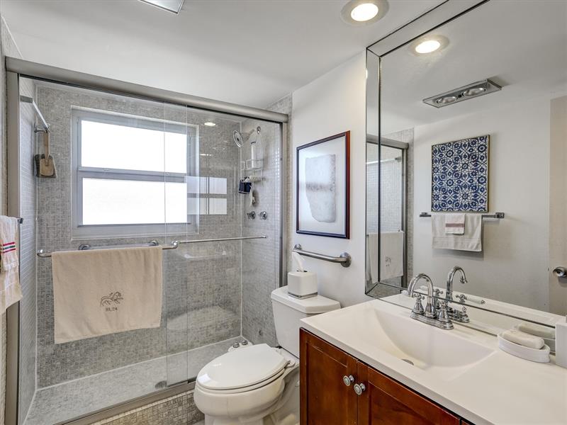 Image 35 of 59 For 3050 48th Ct  401