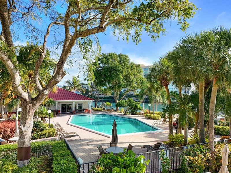 Image 41 of 59 For 3050 48th Ct  401