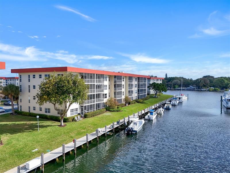 Image 7 of 59 For 3050 48th Ct  401