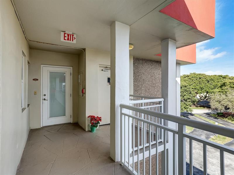 Image 8 of 59 For 3050 48th Ct  401