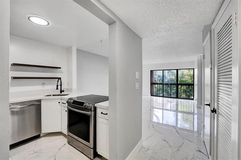 Details for 5495 25th Ave  204, Fort Lauderdale, FL 33308