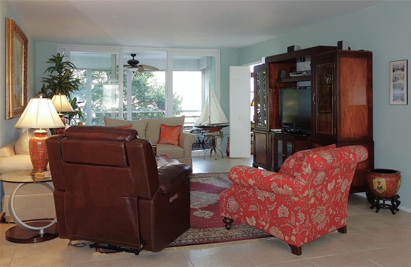 Details for 3900 Oaks Clubhouse Dr  409, Pompano Beach, FL 33069