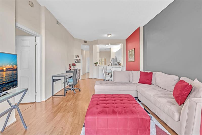 Image 15 of 70 For 7802 Trent Dr  406