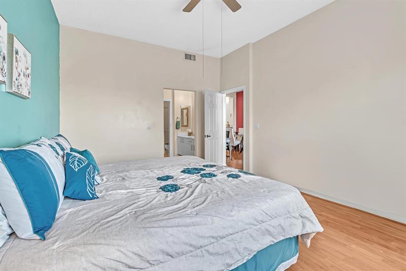 Image 21 of 70 For 7802 Trent Dr  406