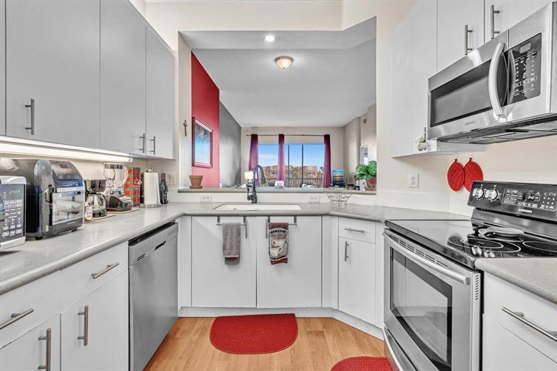 Image 3 of 70 For 7802 Trent Dr  406