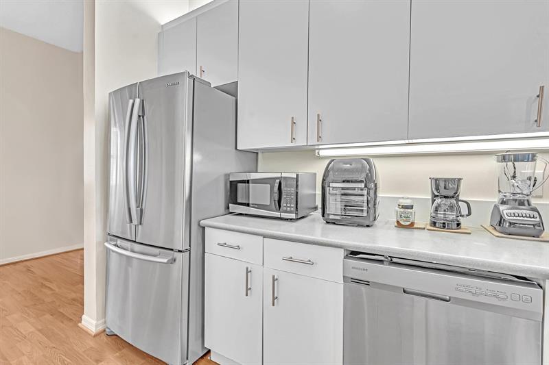 Image 4 of 70 For 7802 Trent Dr  406