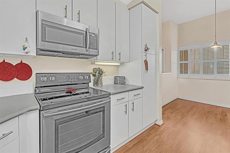 Image 5 of 70 For 7802 Trent Dr  406