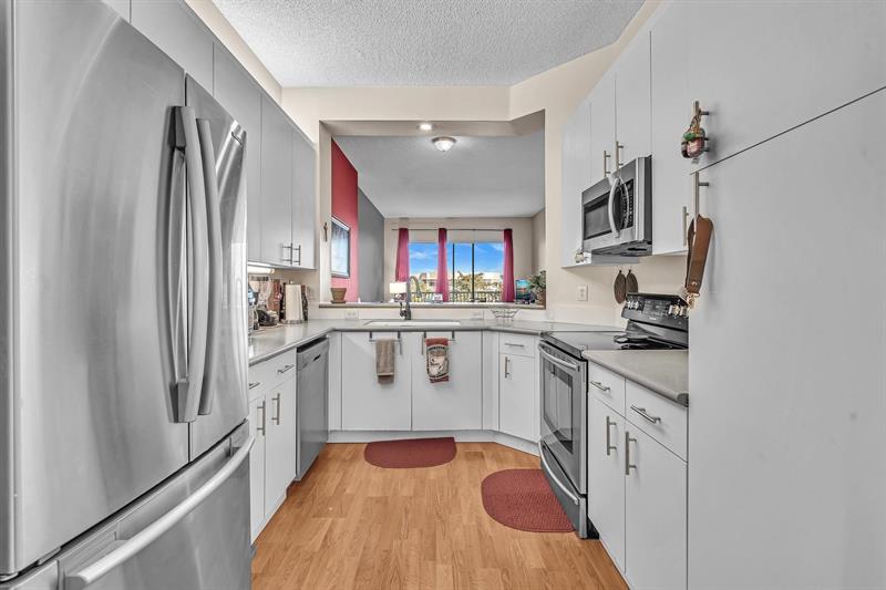 Image 6 of 70 For 7802 Trent Dr  406