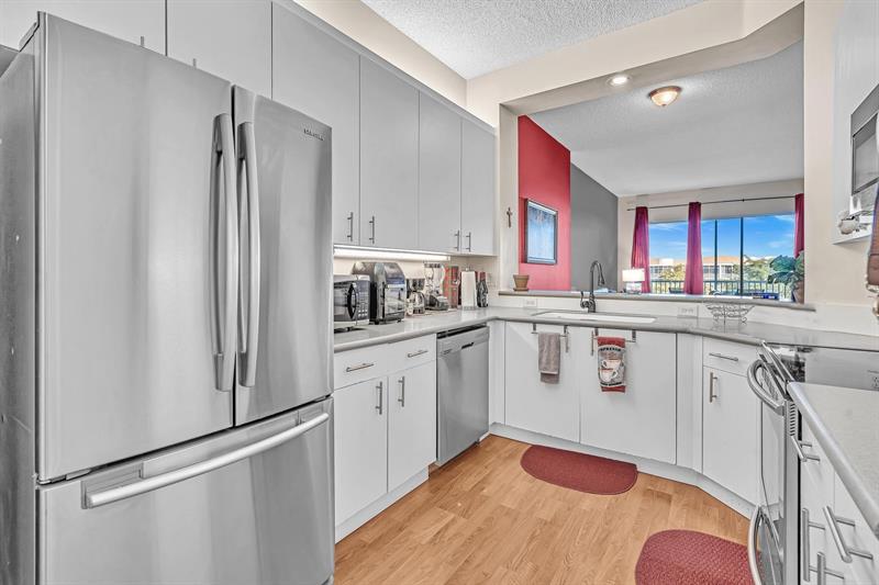 Image 8 of 70 For 7802 Trent Dr  406