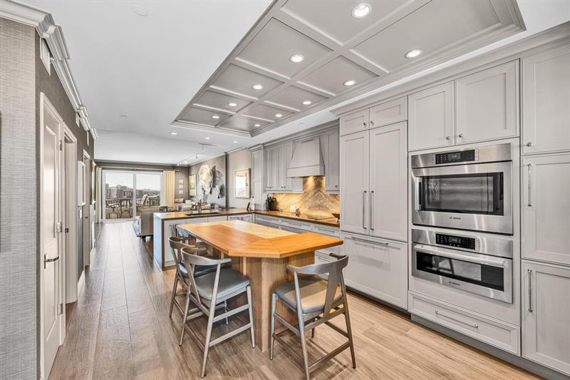 Image 10 of 47 For 2880 14th Street Cswy  1009