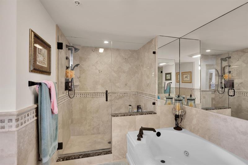Image 13 of 47 For 2880 14th Street Cswy  1009