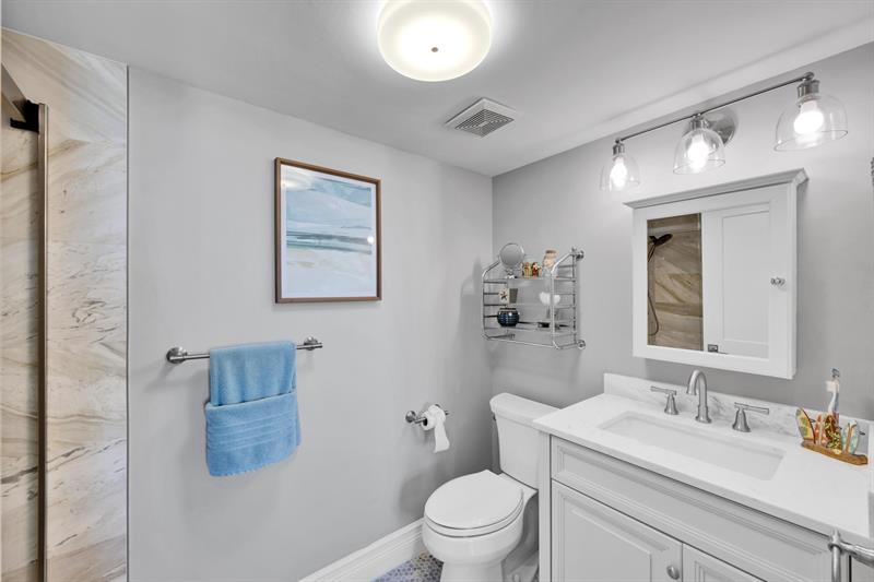 Image 29 of 47 For 2880 14th Street Cswy  1009