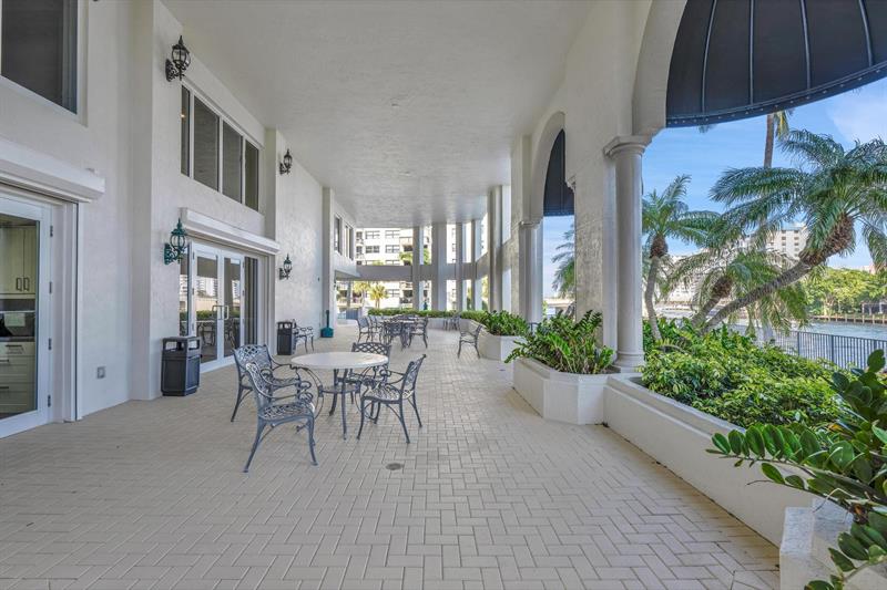 Image 42 of 47 For 2880 14th Street Cswy  1009