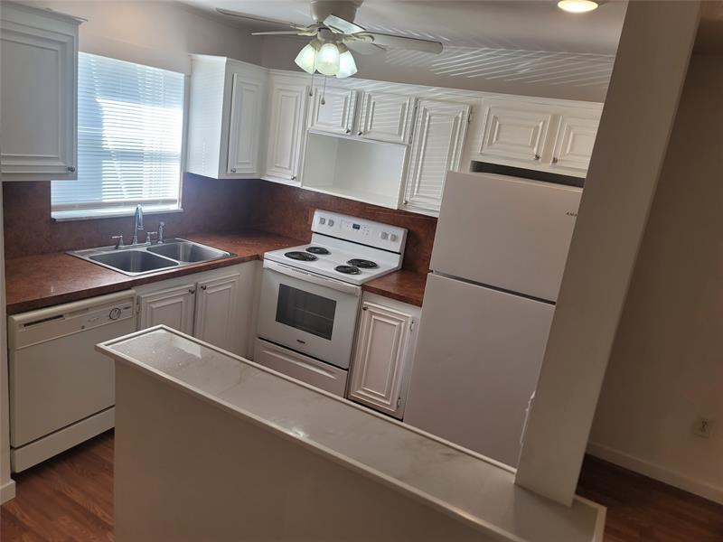 Image 3 of 31 For 805 Oakland Park Blvd  E7
