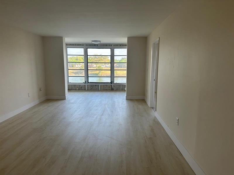 Image 2 of 13 For 8300 Sunrise Lakes Blvd  204