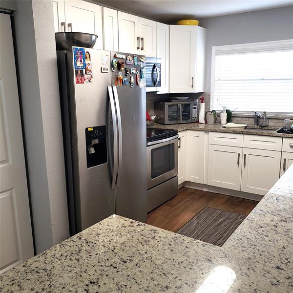 Image 4 of 13 For 9721 Sunrise Lakes Blvd  305