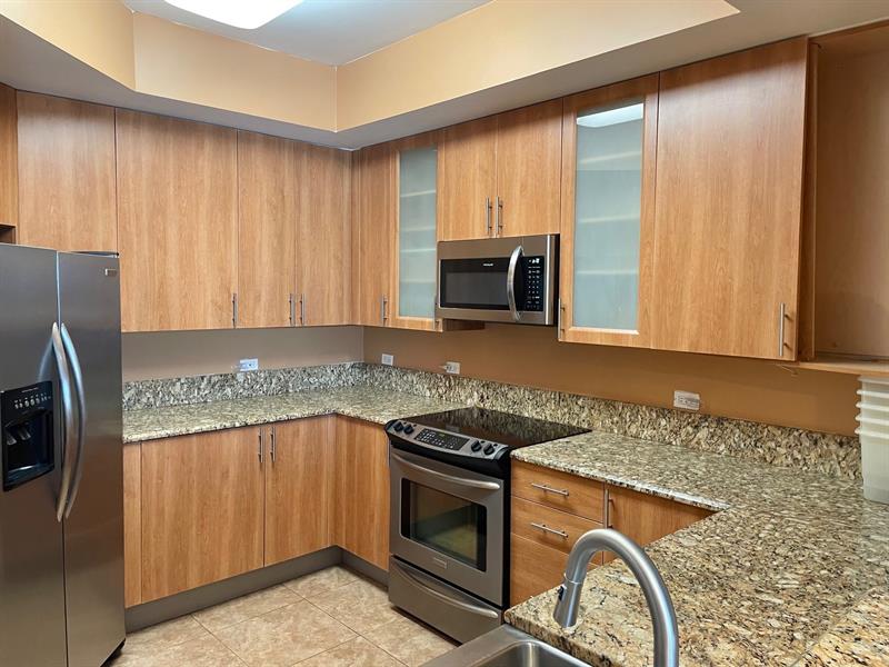 Image 11 of 58 For 2617 14th Ave  406