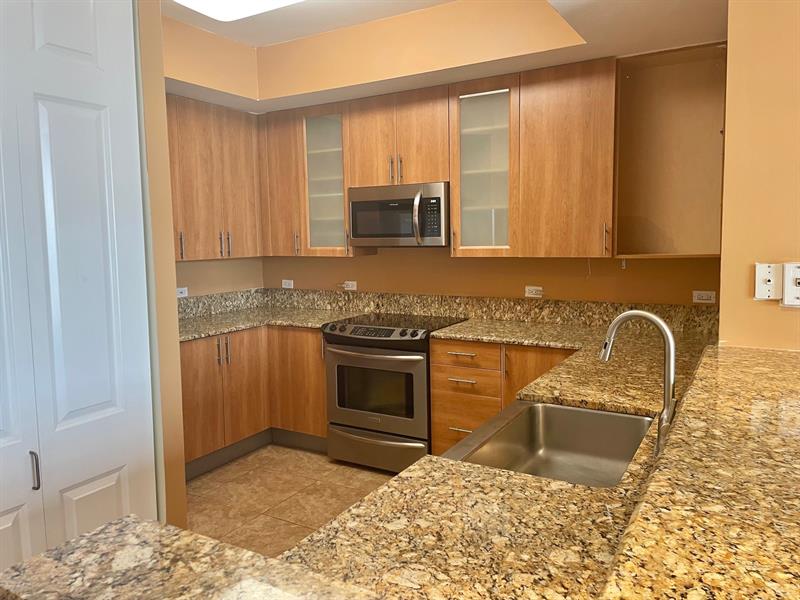 Image 14 of 58 For 2617 14th Ave  406