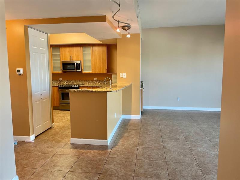 Image 17 of 58 For 2617 14th Ave  406