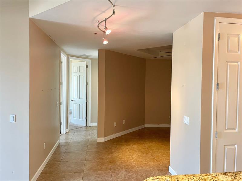 Image 19 of 58 For 2617 14th Ave  406