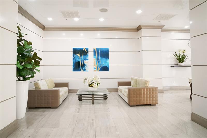 Image 22 of 24 For 19390 Collins Ave  915