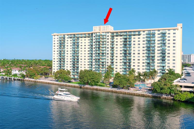 Image 3 of 24 For 19390 Collins Ave  915