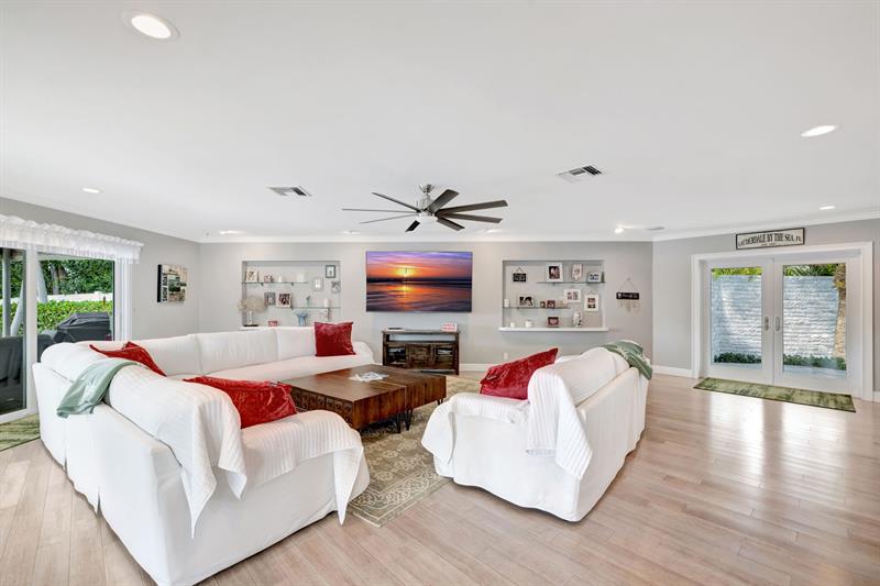 Image 11 of 65 For 288 Tradewinds Ave
