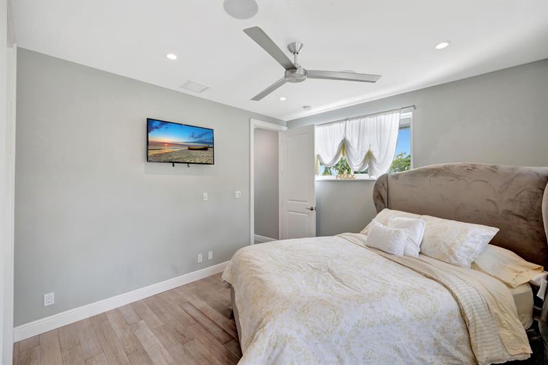 Image 32 of 65 For 288 Tradewinds Ave