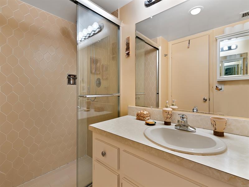 Image 15 of 38 For 4020 Galt Ocean Drive  807