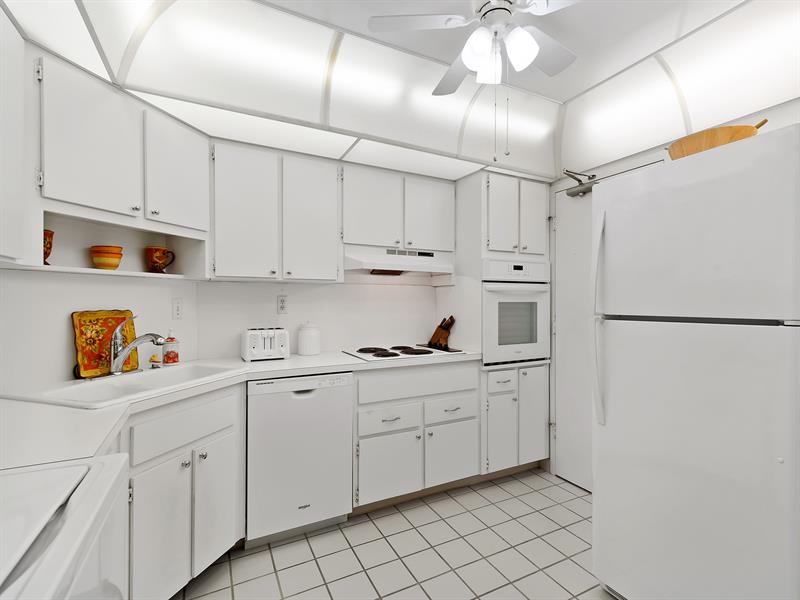 Image 17 of 38 For 4020 Galt Ocean Drive  807