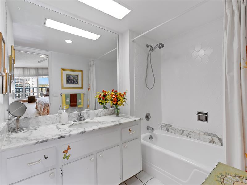 Image 23 of 38 For 4020 Galt Ocean Drive  807