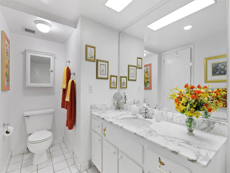 Image 24 of 38 For 4020 Galt Ocean Drive  807