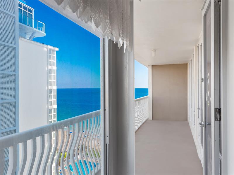 Image 27 of 38 For 4020 Galt Ocean Drive  807