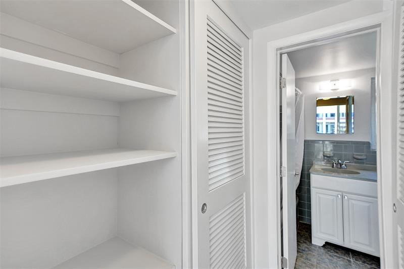 Image 18 of 34 For 1124 Seminole Dr  3a