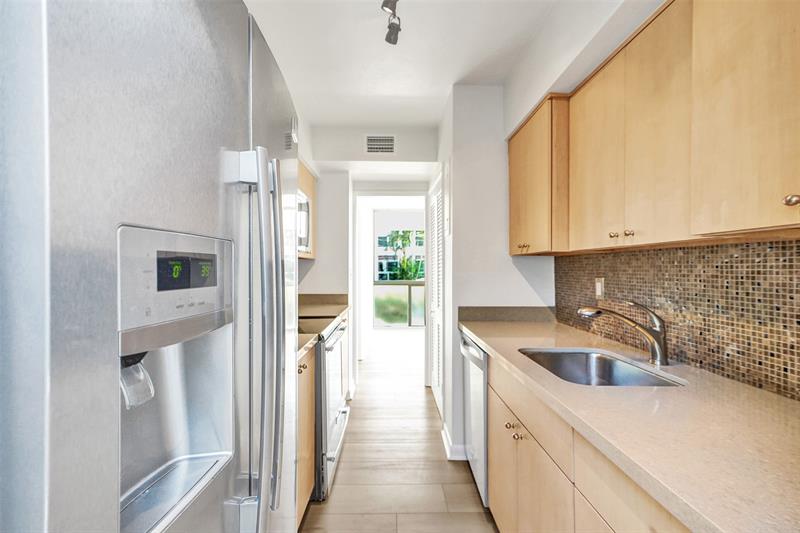 Image 22 of 34 For 1124 Seminole Dr  3a