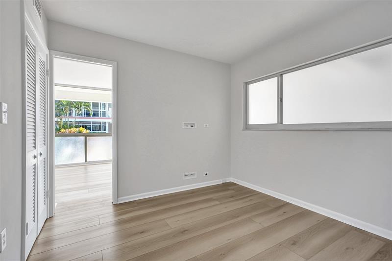 Image 27 of 34 For 1124 Seminole Dr  3a