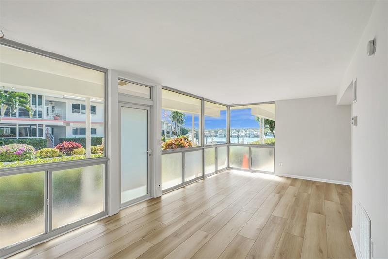 Image 3 of 34 For 1124 Seminole Dr  3a