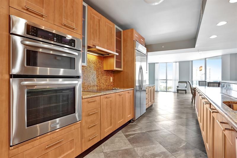 Image 20 of 50 For 801 Briny Ave  1404