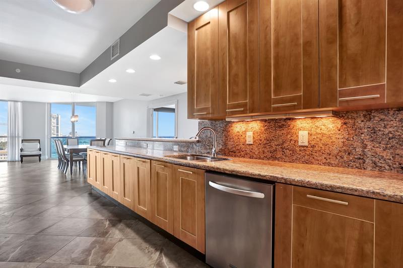 Image 21 of 50 For 801 Briny Ave  1404