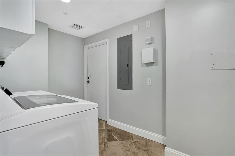 Image 22 of 50 For 801 Briny Ave  1404