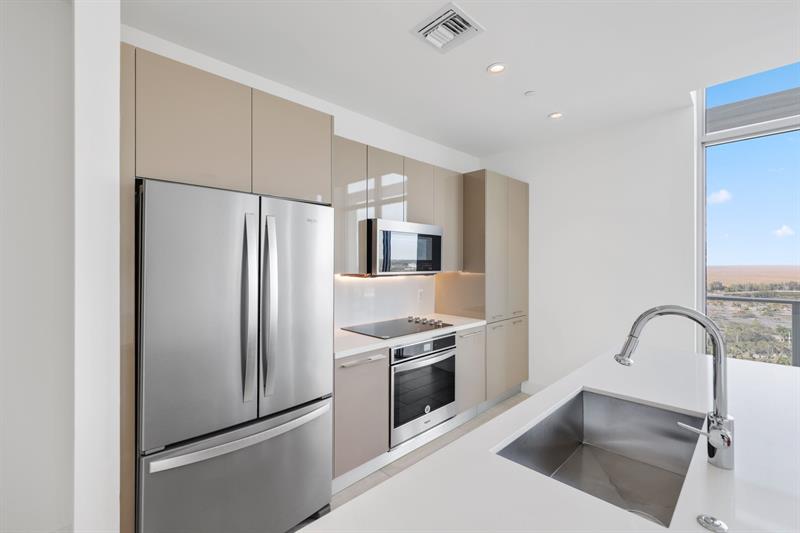 Image 2 of 39 For 2000 Metropica Way  Ph01