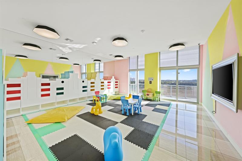 Image 32 of 39 For 2000 Metropica Way  Ph01