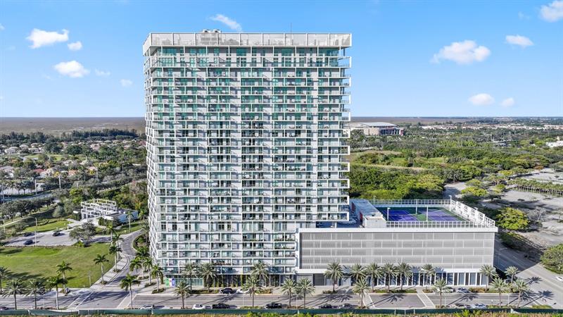 Image 15 of 41 For 2000 Metropica Way  Ph08